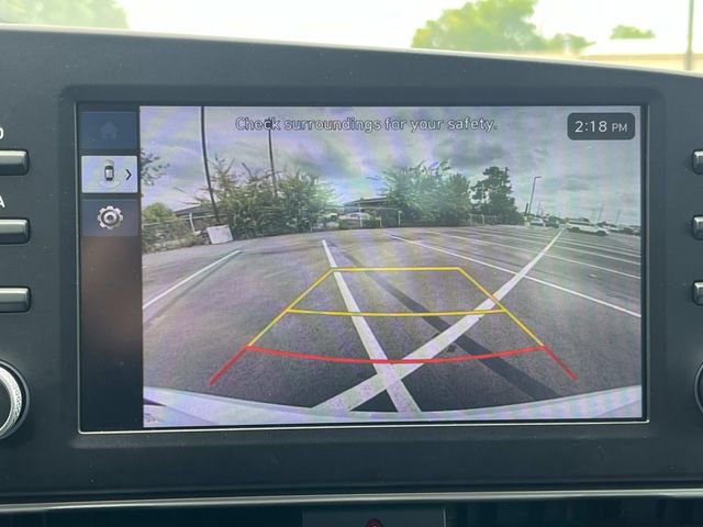 Used 2024 Hyundai Elantra SE image 32