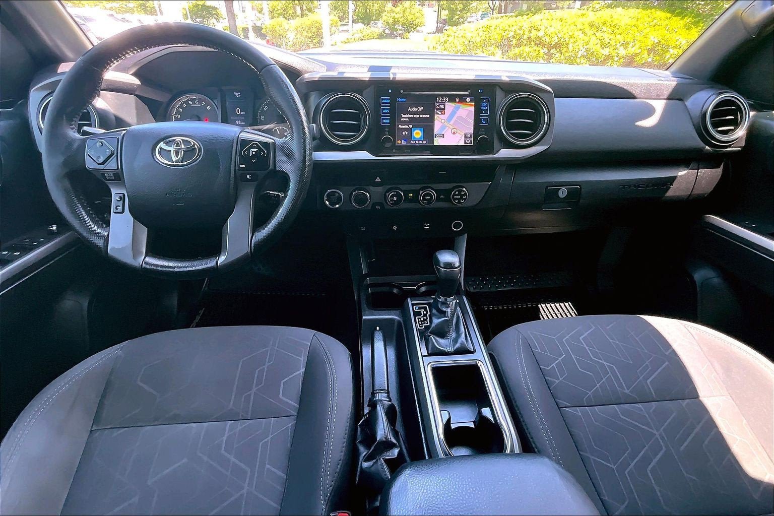 Used 2016 Toyota Tacoma TRD Sport w/ Towing Package AWD/4WD image 14