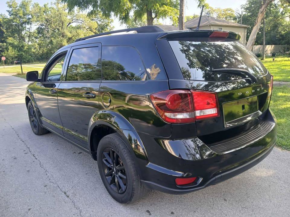 Used 2019 Dodge Journey SE w/ Blacktop Package FWD image 8