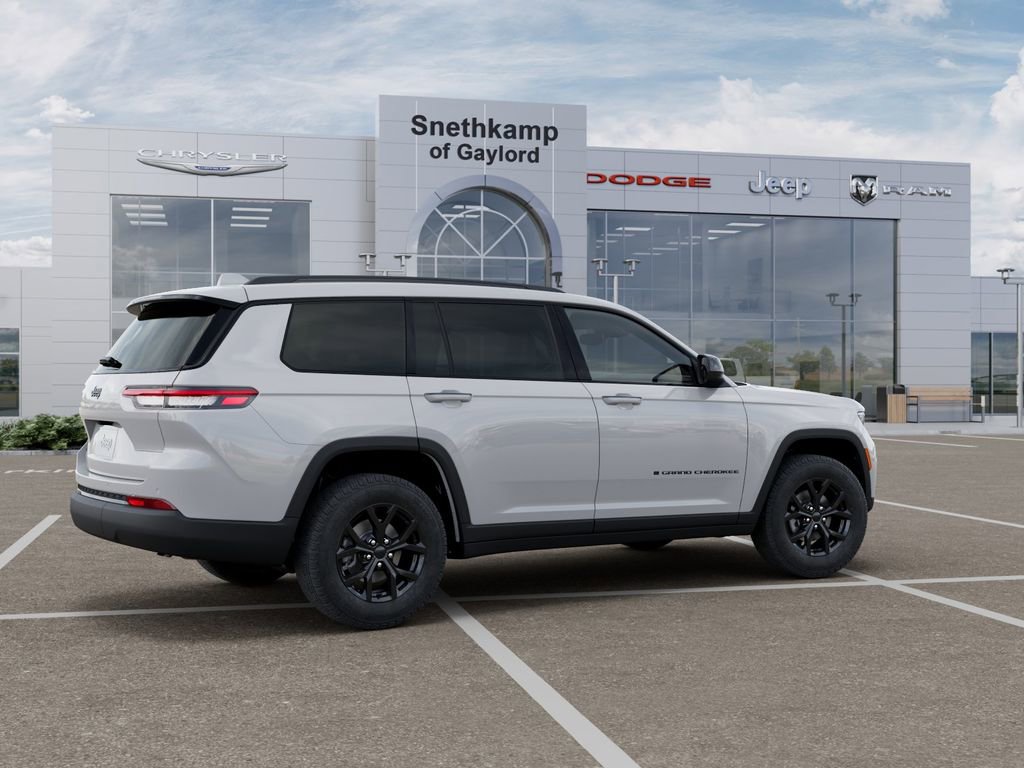 New 2025 Jeep Grand Cherokee L Laredo image 4