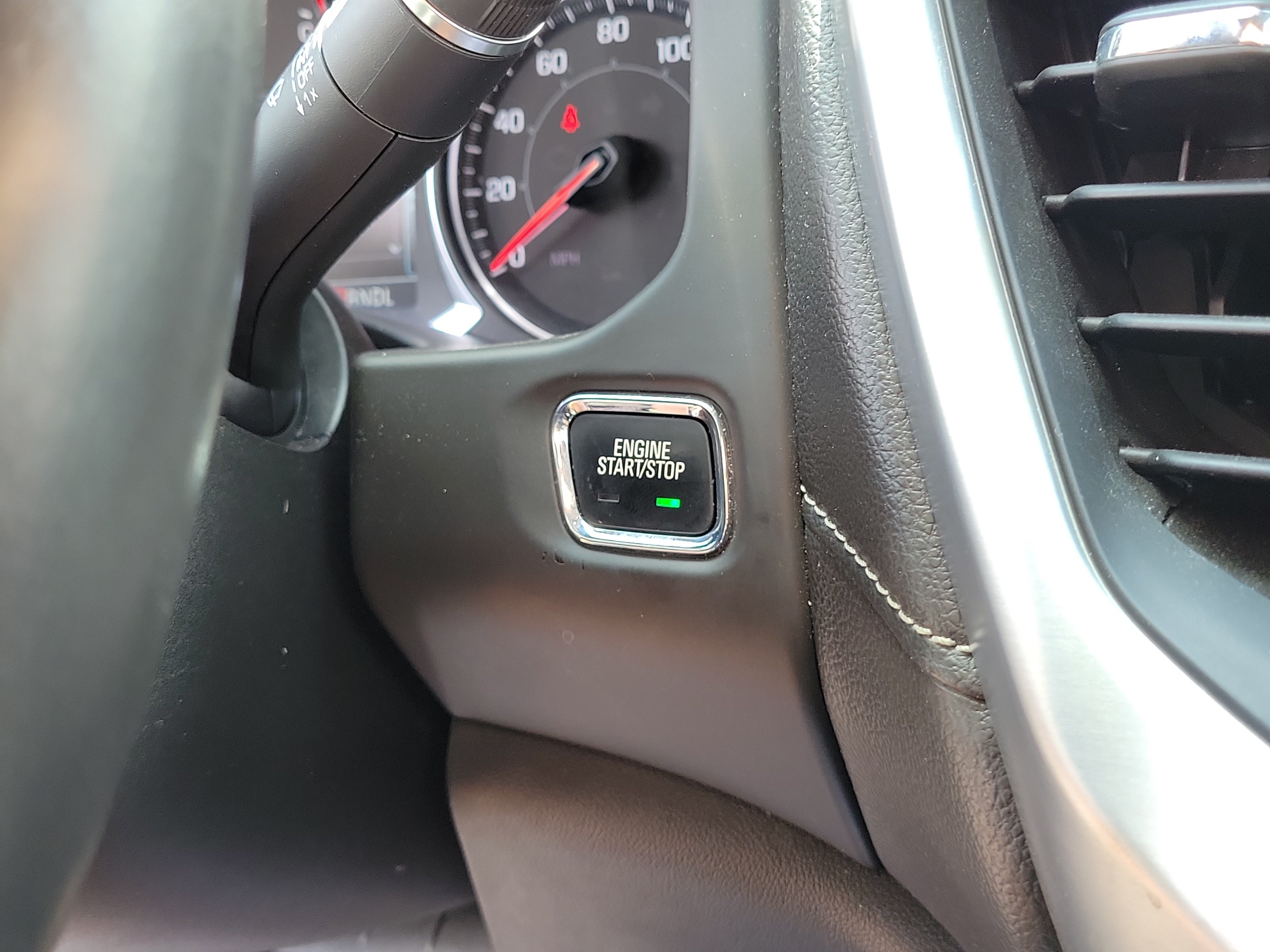 Used 2018 GMC Acadia SLT FWD image 29