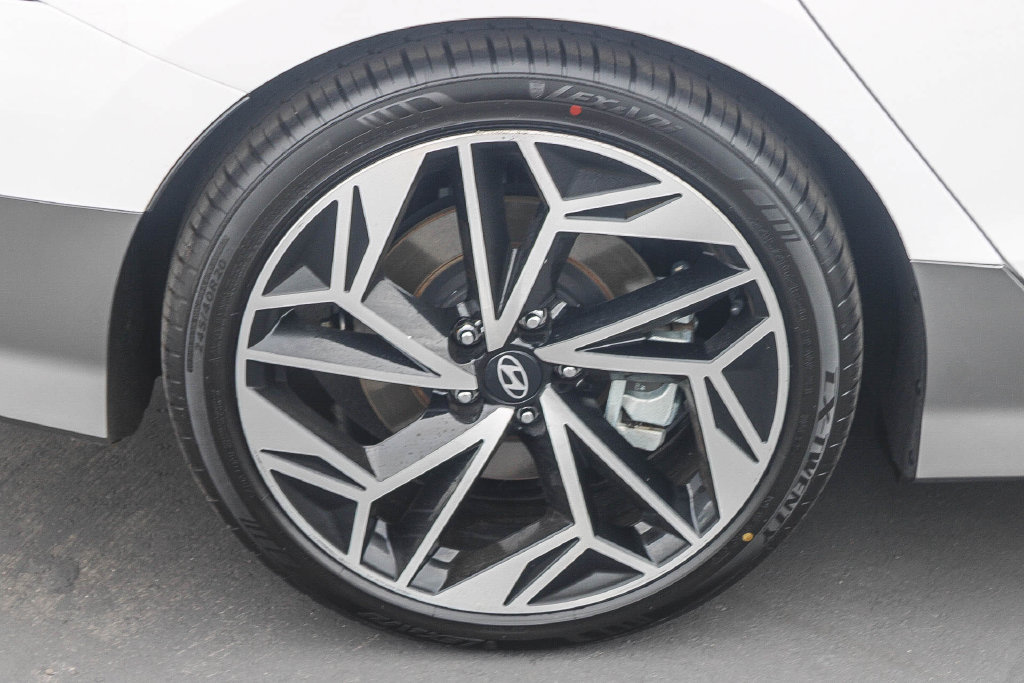 Used 2023 Hyundai Ioniq 6 SEL RWD image 14
