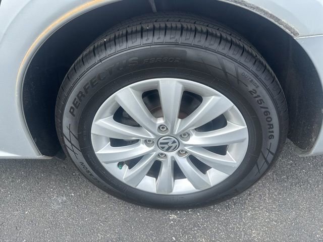 Used 2014 Volkswagen Passat 1.8T S image 10