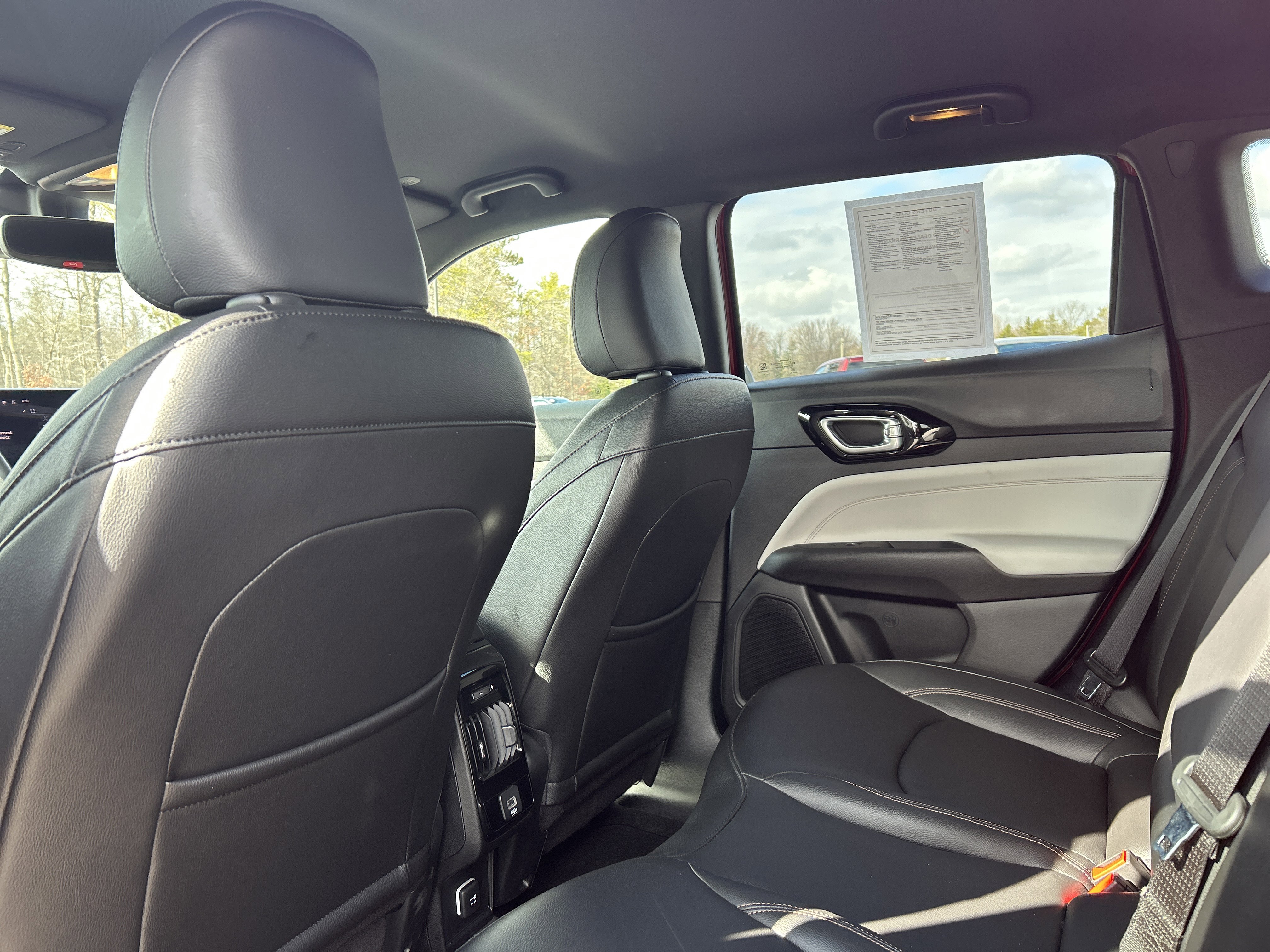 Used 2024 Jeep Compass Limited image 10