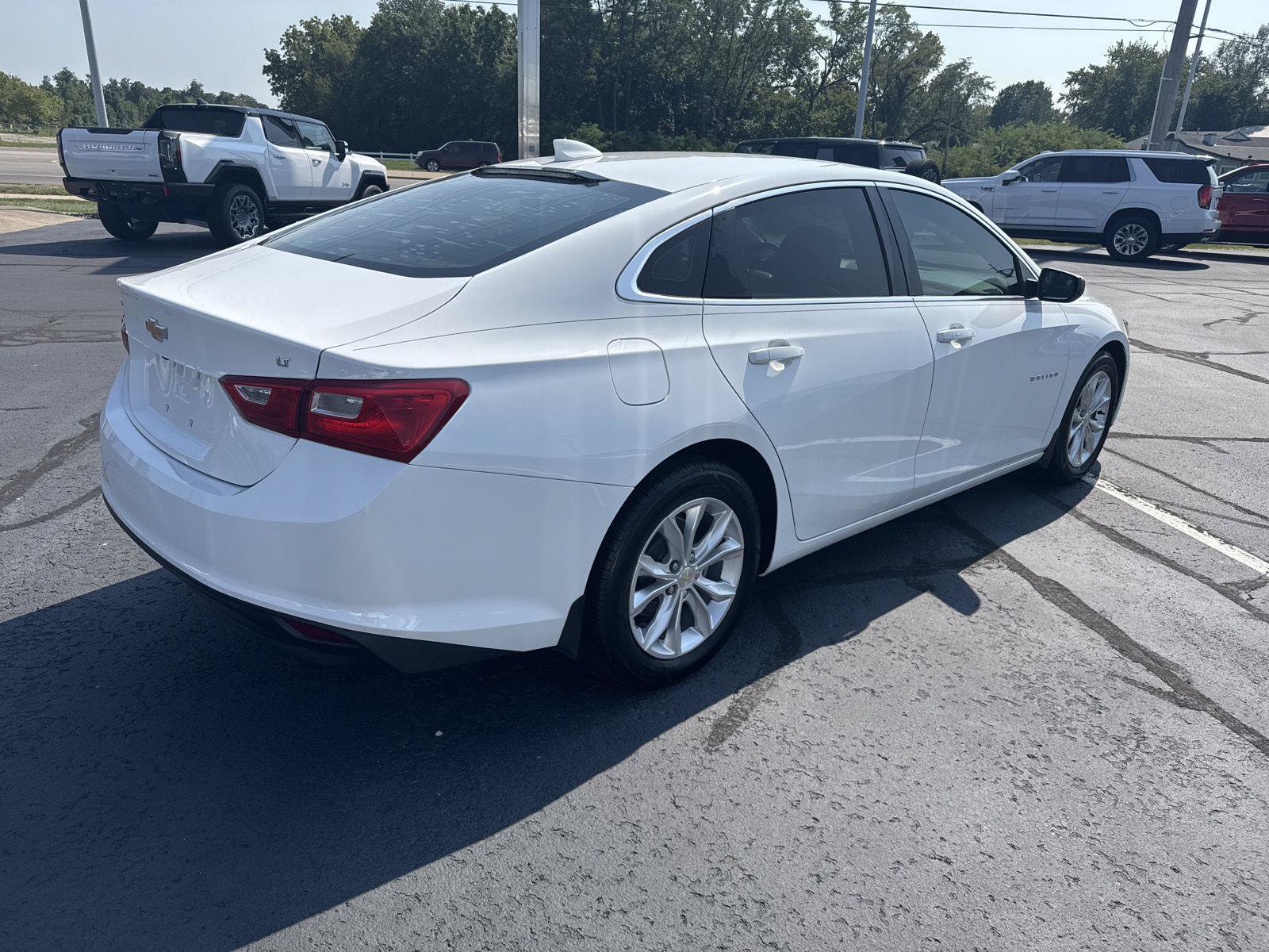 Used 2023 Chevrolet Malibu LT FWD image 4