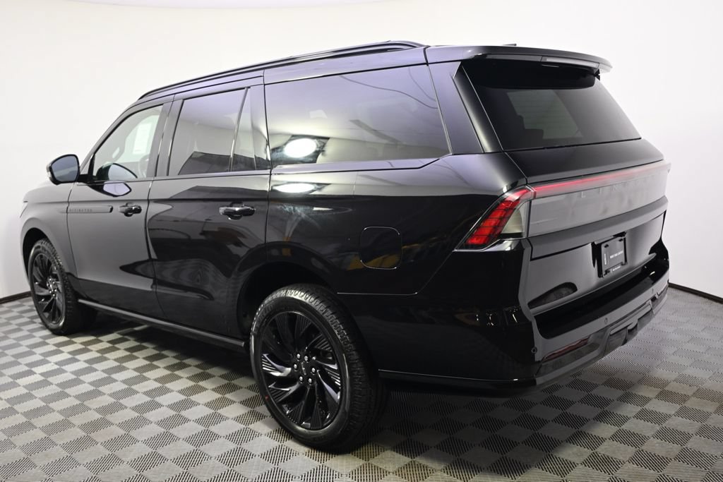 New 2027 Lincoln Navigator Reserve w/ Jet Appearance Package AWD/4WD image 3