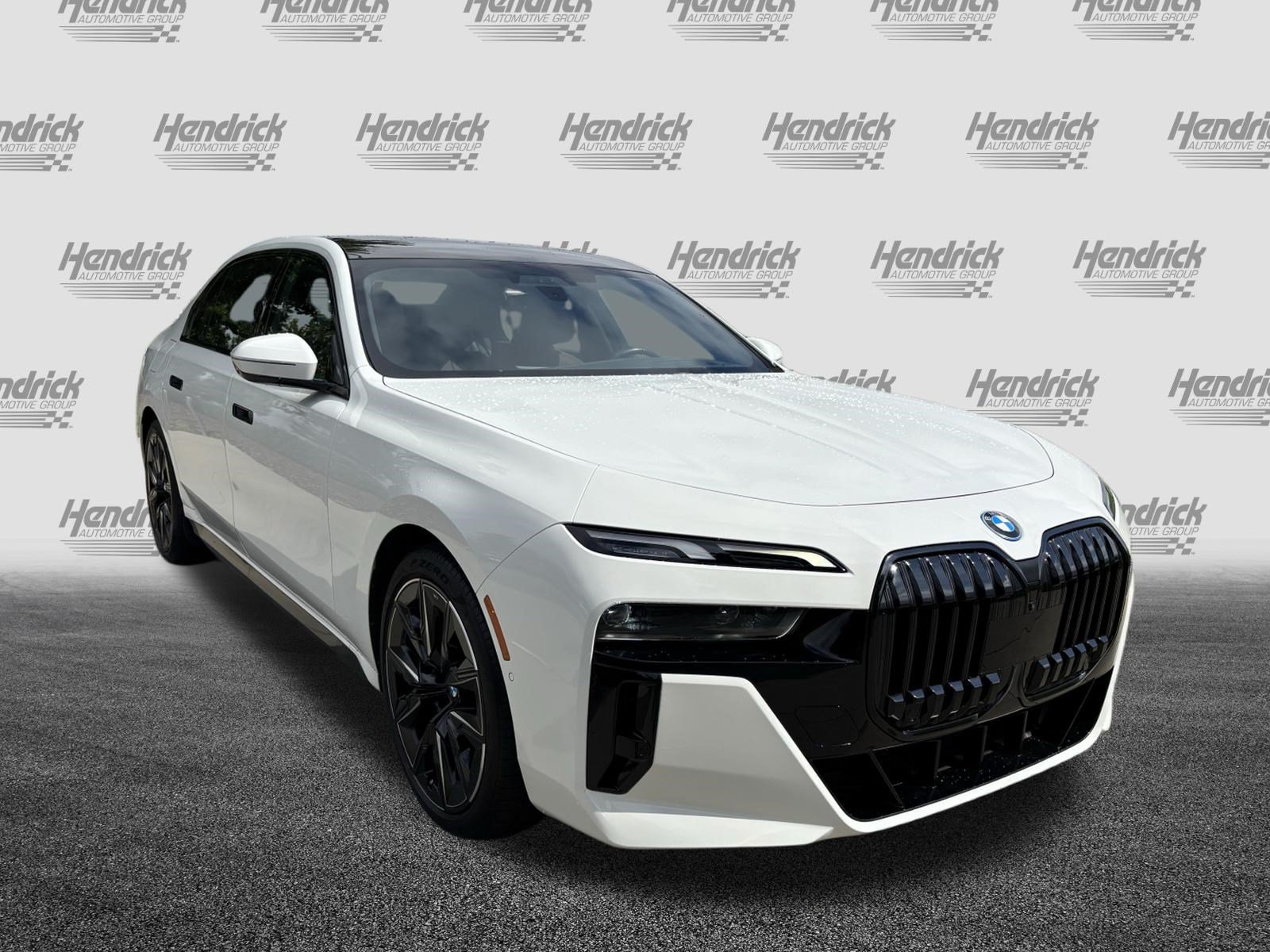 Used 2024 BMW i7 xDrive60 AWD/4WD image 2