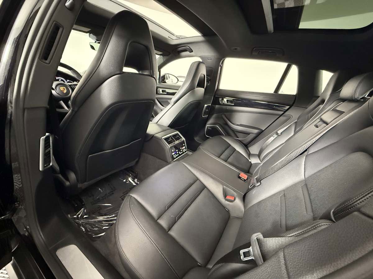 Used 2022 Porsche Panamera 4 w/ Premium Package AWD/4WD image 40