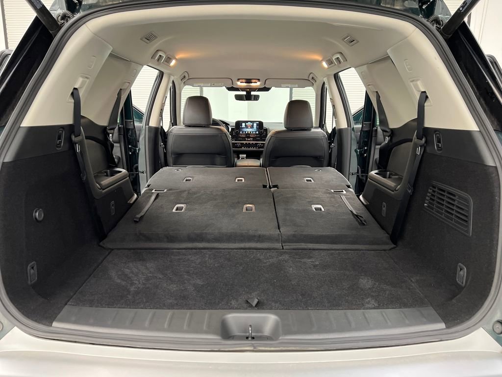 Used 2025 Nissan Pathfinder SL image 34
