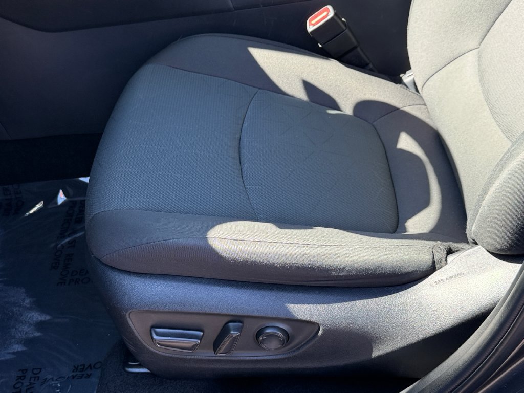 Used 2024 Toyota RAV4 XLE AWD/4WD image 25
