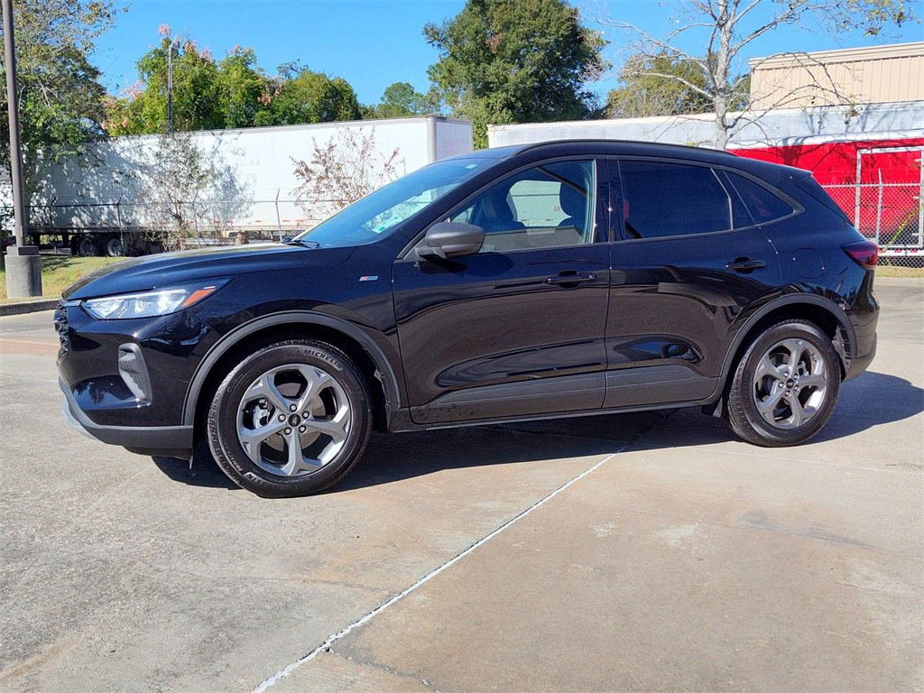 Used 2025 Ford Escape ST-Line image 3