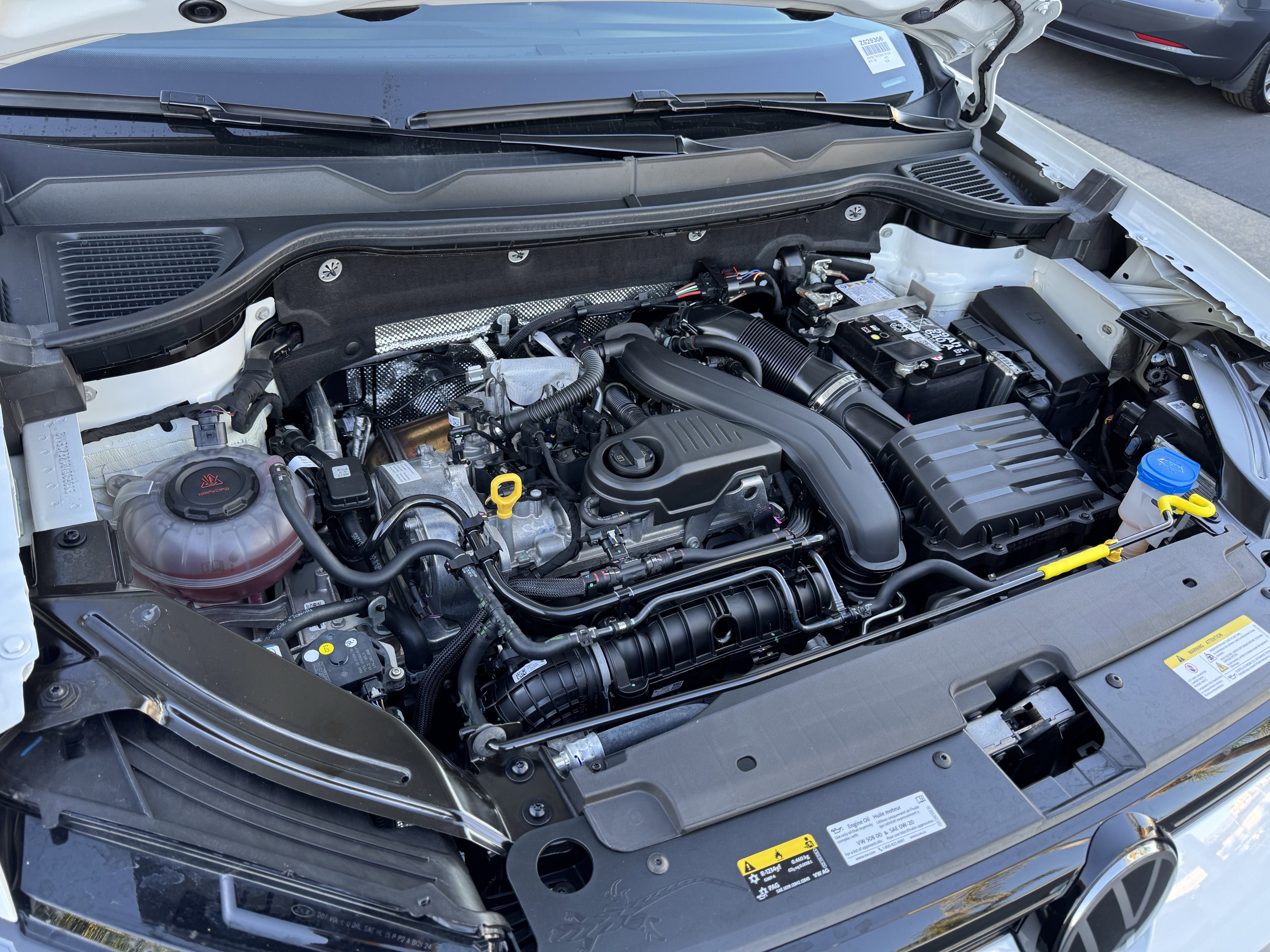 Certified 2025 Volkswagen Taos SE image 38