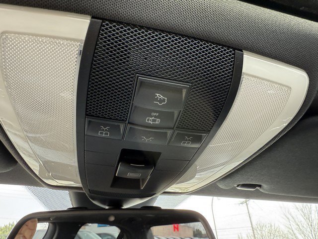 Used 2011 Mercedes-Benz C 300 4MATIC Sedan image 33