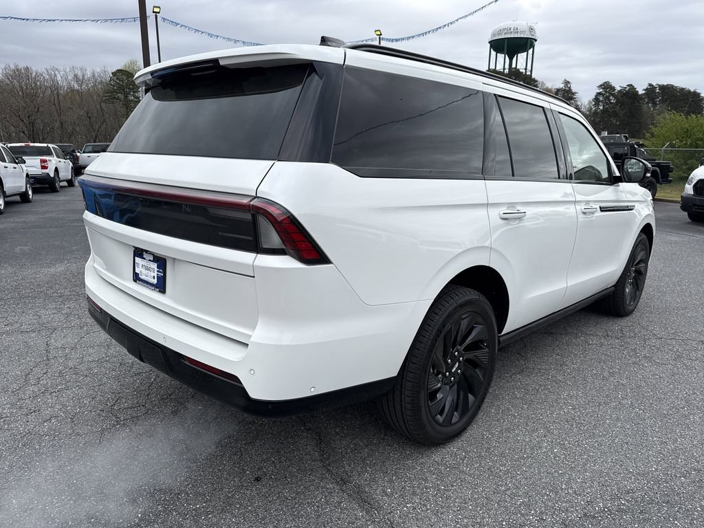 Used 2025 Lincoln Navigator Reserve w/ Jet Appearance Package image 7