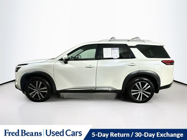 Certified 2024 Nissan Pathfinder Platinum w/ Black Appearance Package AWD/4WD image 5