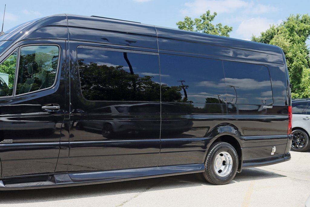 Used 2024 Mercedes-Benz Sprinter 3500 image 3