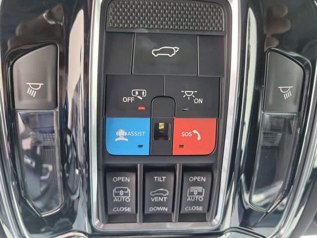 Used 2023 Jeep Grand Cherokee Overland w/ Advanced Protech Group III image 29