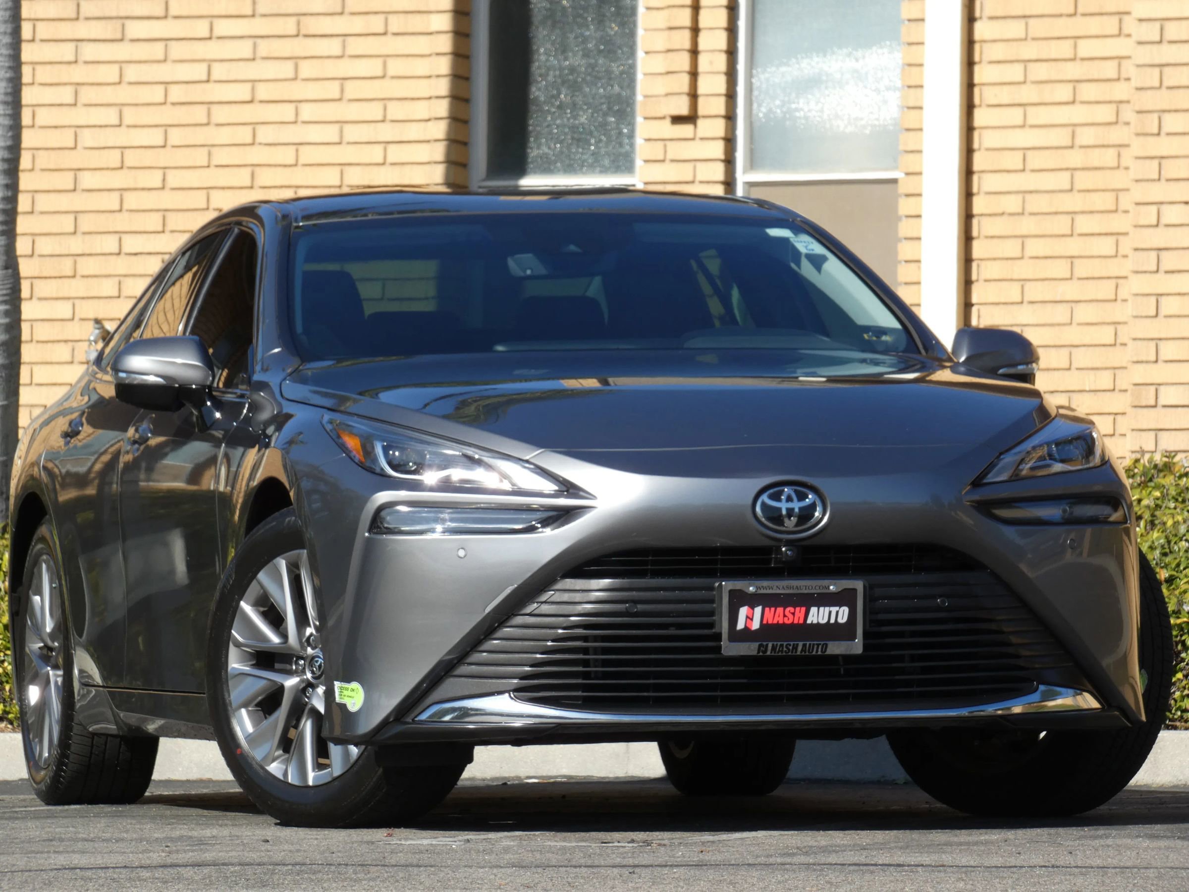 Used 2023 Toyota Mirai image 3