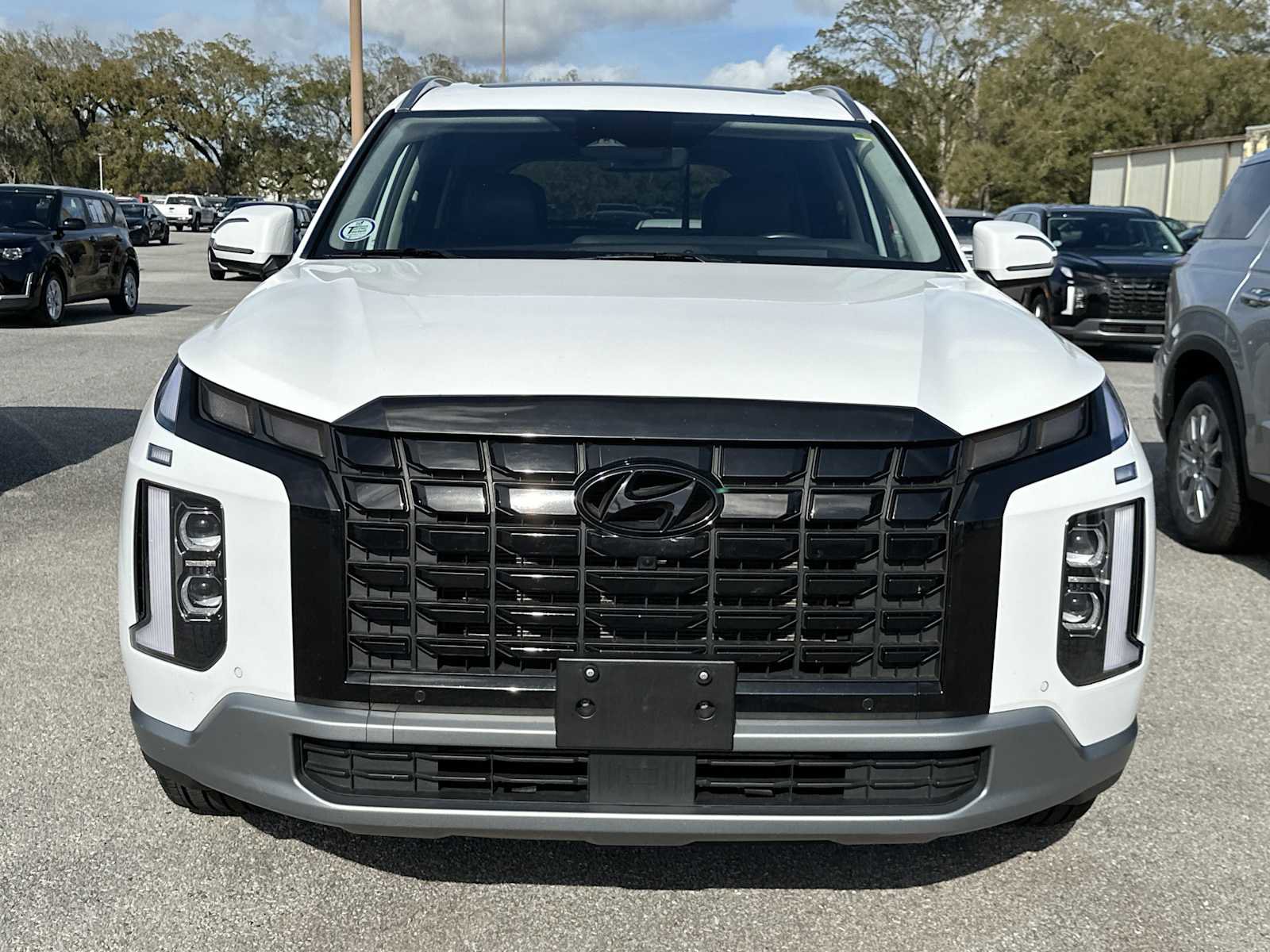 Used 2024 Hyundai Palisade Limited image 3