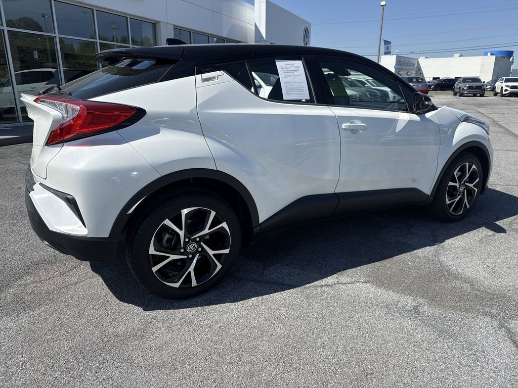 Used 2020 Toyota C-HR XLE FWD image 4