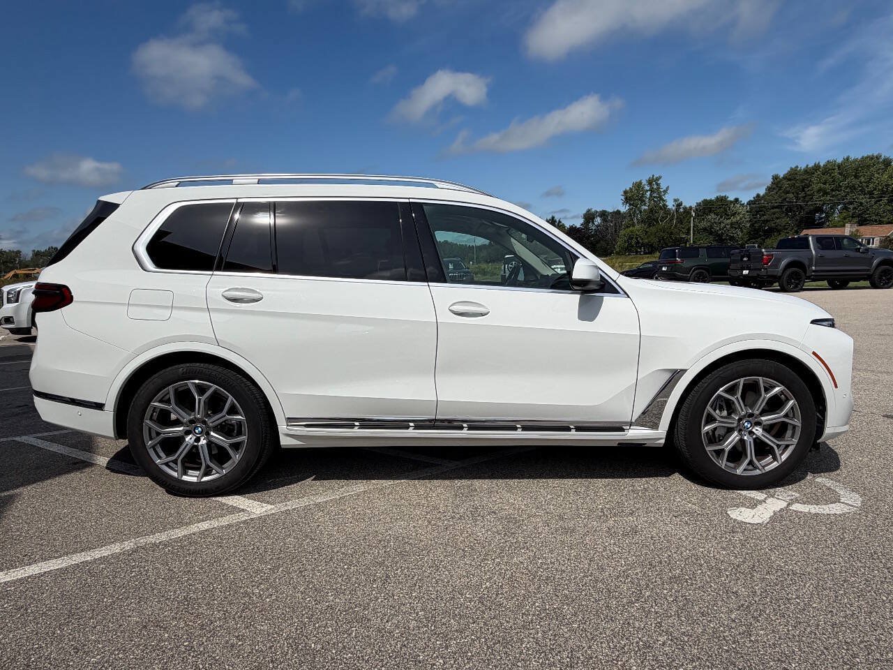 Used 2026 BMW X7 xDrive40i AWD/4WD image 8