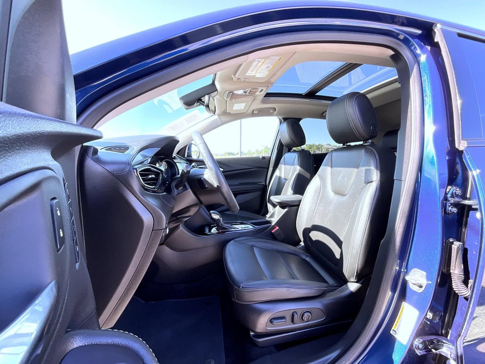 Certified 2023 Buick Encore GX Essence w/ Experience Buick Package AWD/4WD image 10