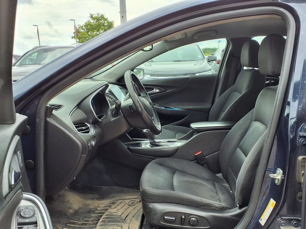Used 2016 Chevrolet Malibu LT FWD image 12