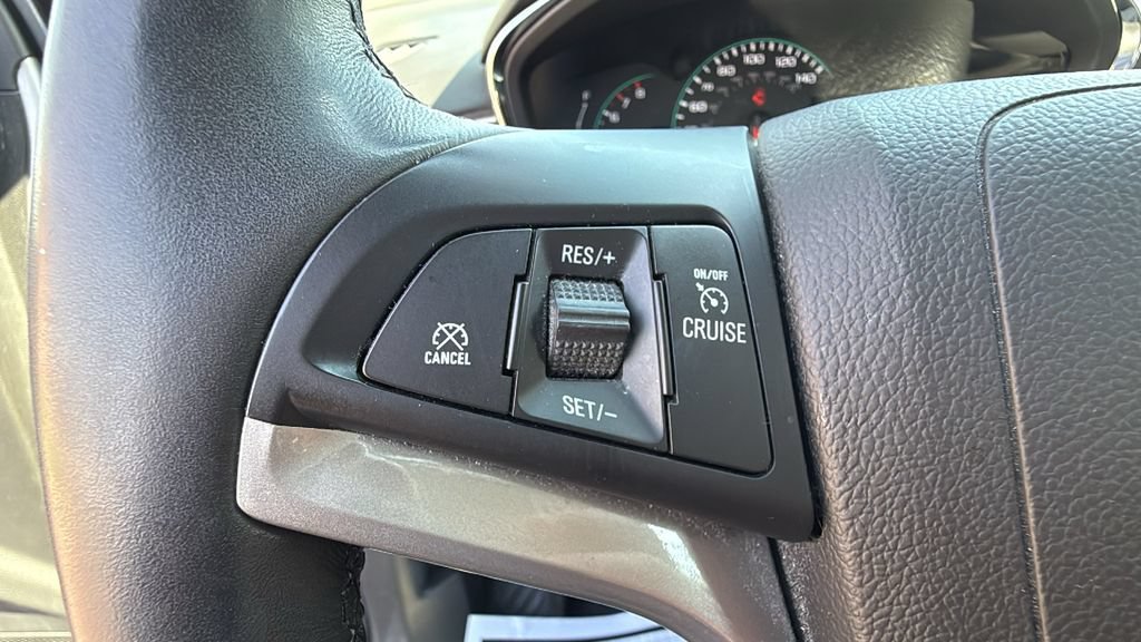 Used 2018 Chevrolet Trax LT w/ LT Convenience Package AWD/4WD image 26