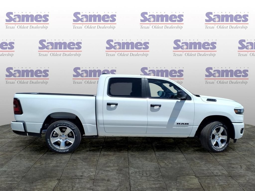 New 2026 RAM 1500 Express AWD/4WD image 4