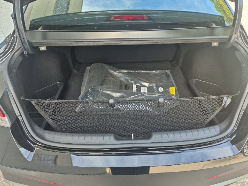 Used 2025 Hyundai Elantra Sport image 8