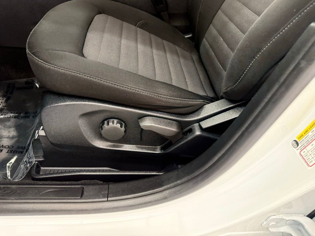 Used 2022 Ford Edge SE w/ Black Appearance Package image 14