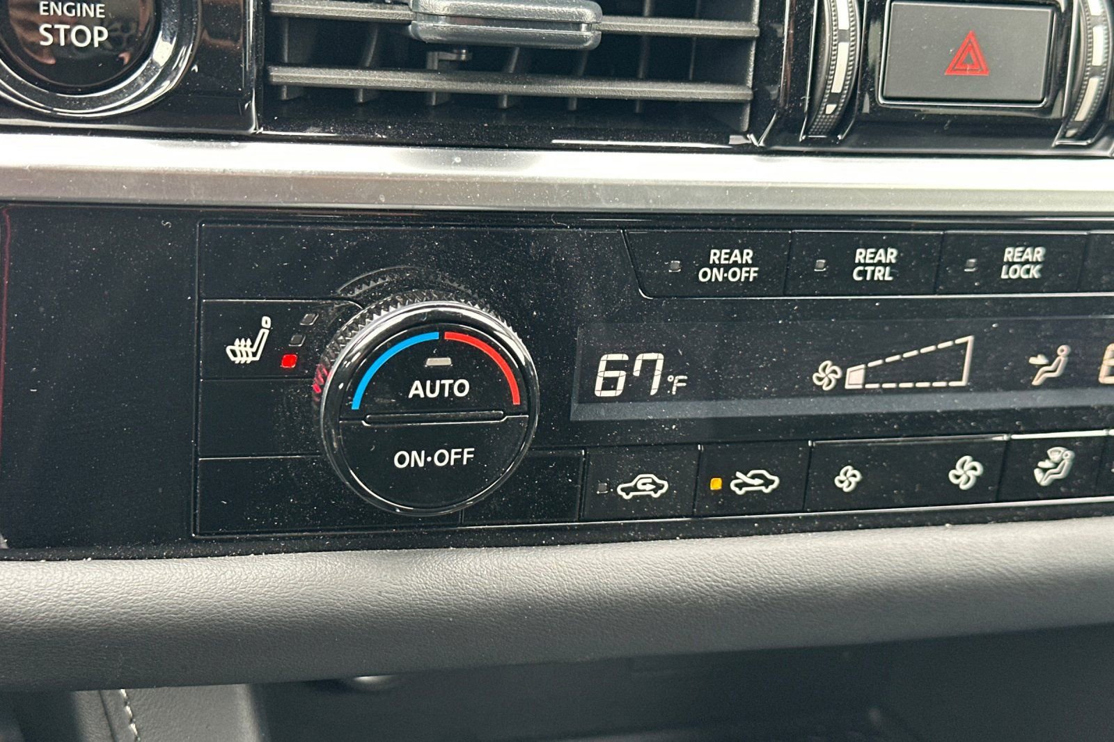 Certified 2025 Nissan Pathfinder SV image 30