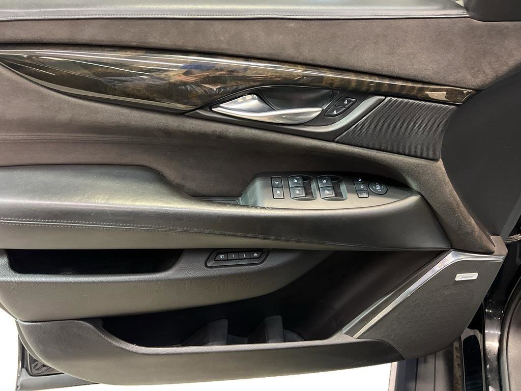 Used 2016 Cadillac Escalade Platinum AWD/4WD image 13