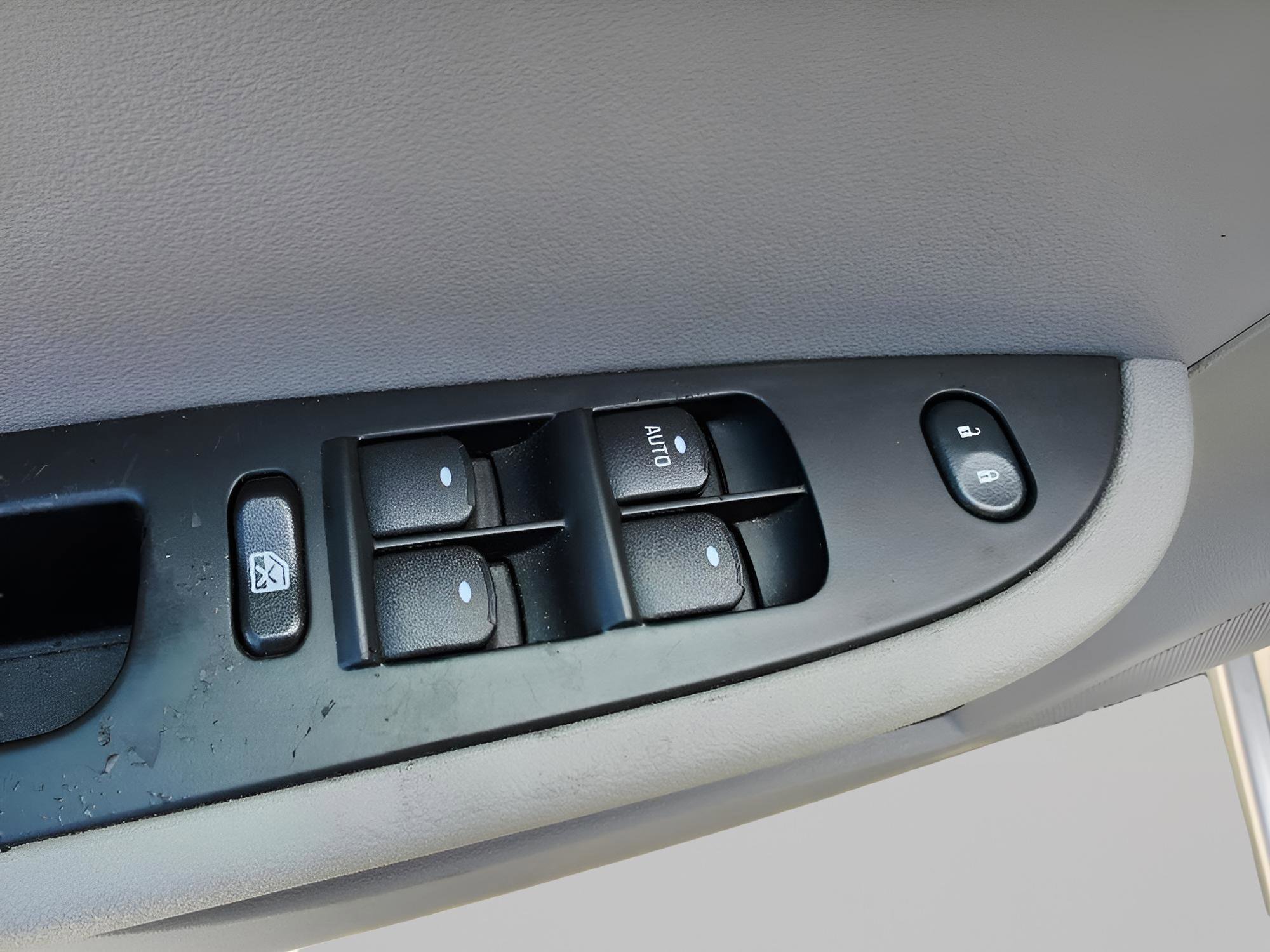 Used 2008 Saturn Aura XR w/ Premium Trim Package image 21