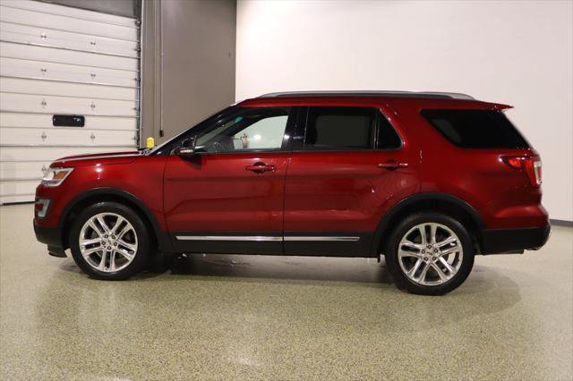 Used 2017 Ford Explorer XLT w/ Equipment Group 202A FWD image 5