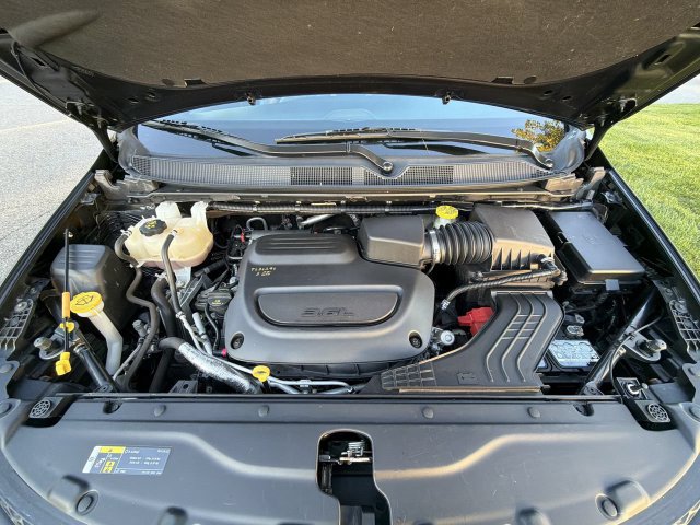 Used 2019 Chrysler Pacifica Touring-L w/ S Appearance Package FWD image 14