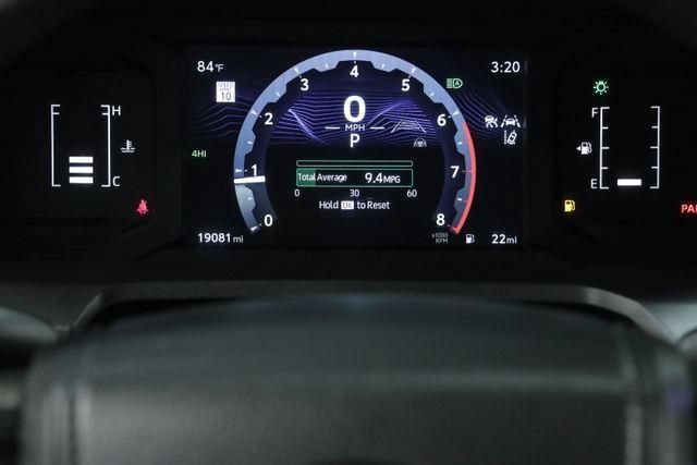 Used 2025 Toyota Tacoma SR5 AWD/4WD image 15
