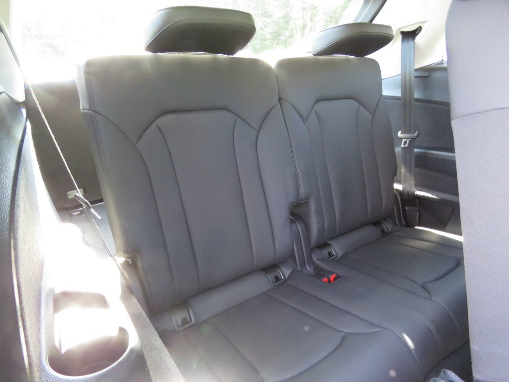 Used 2023 Audi Q7 2.0T Premium w/ Convenience Package AWD/4WD image 17