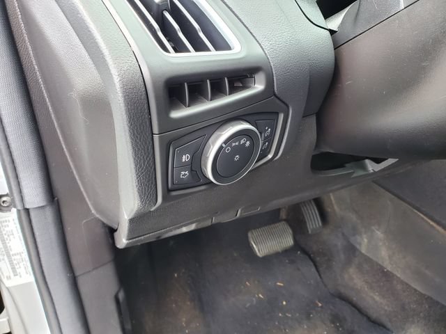 Used 2018 Ford Focus Titanium FWD image 12