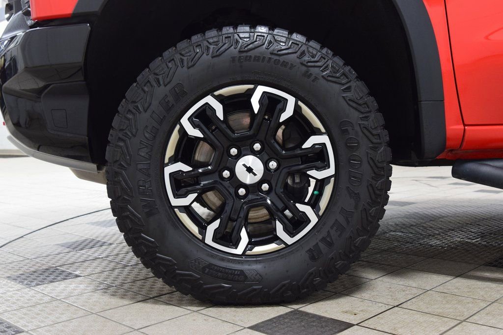 Used 2024 Chevrolet Silverado 1500 ZR2 w/ Technology Package image 31