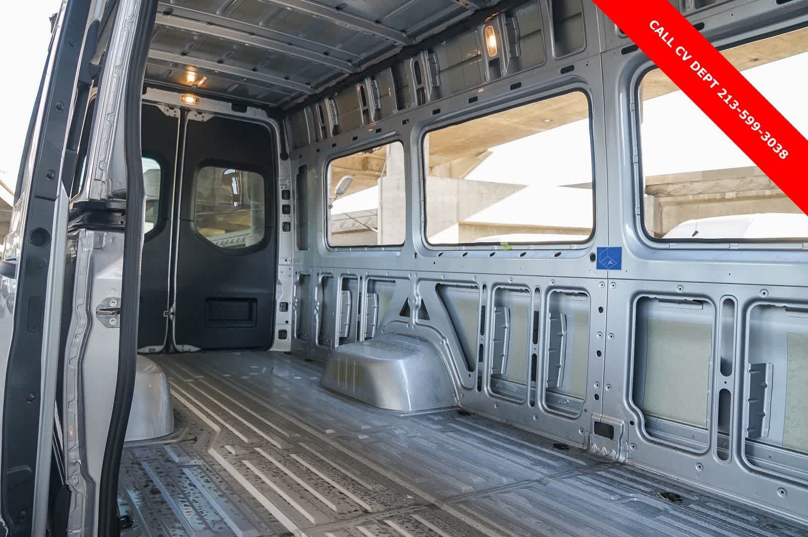 Used 2024 Mercedes-Benz Sprinter 3500 image 5