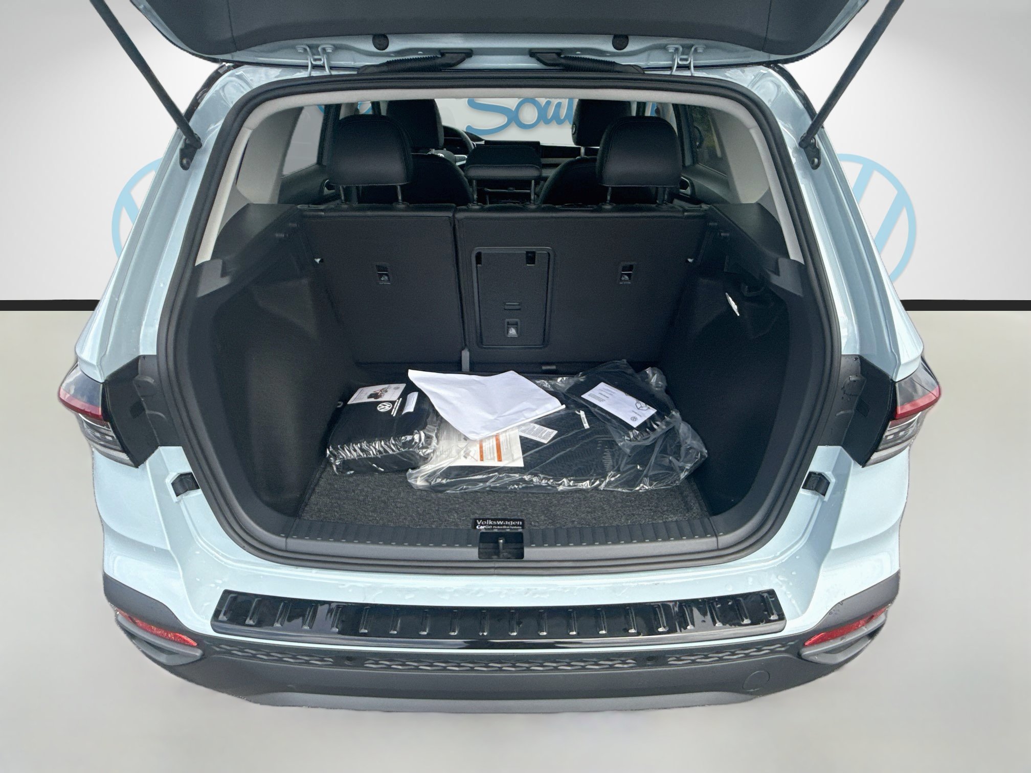 Certified 2021 Volkswagen Atlas Cross Sport SE FWD image 25