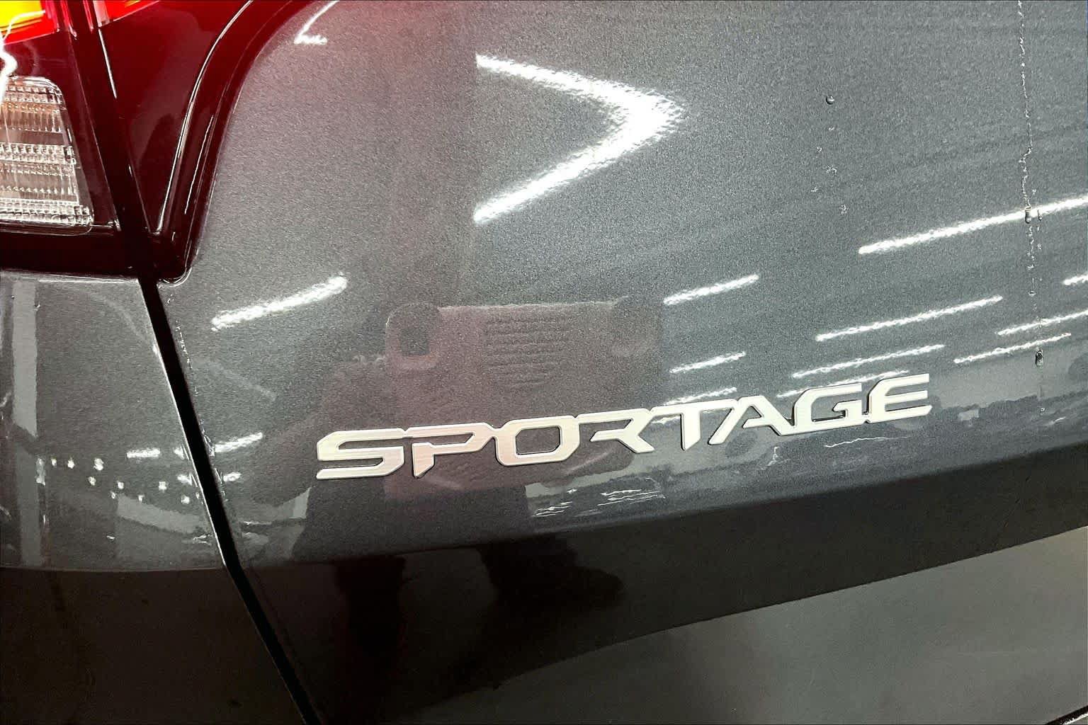 Used 2023 Kia Sportage EX AWD/4WD image 9