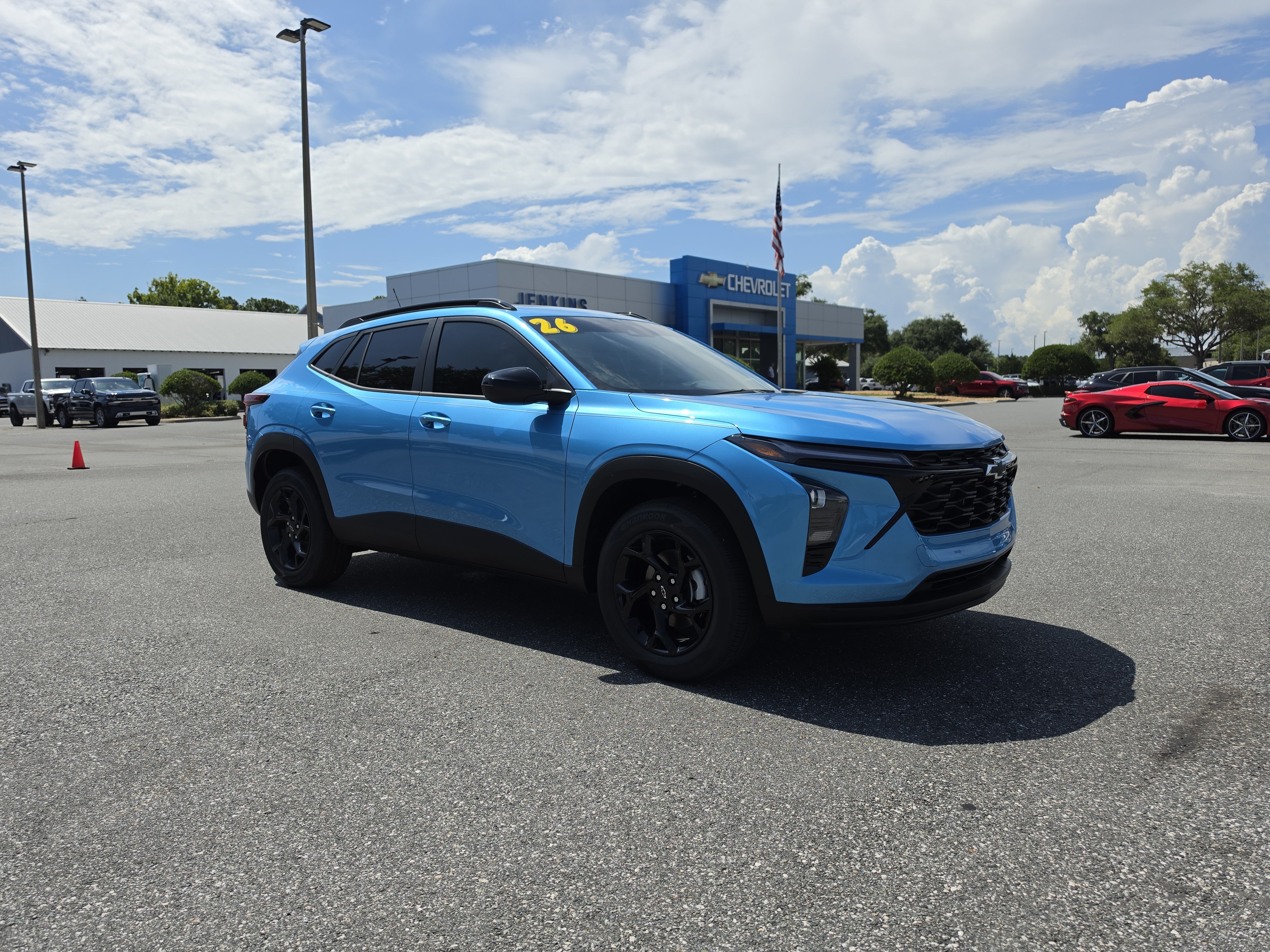 New 2026 Chevrolet Trax LT w/ Sunroof Package FWD image 2