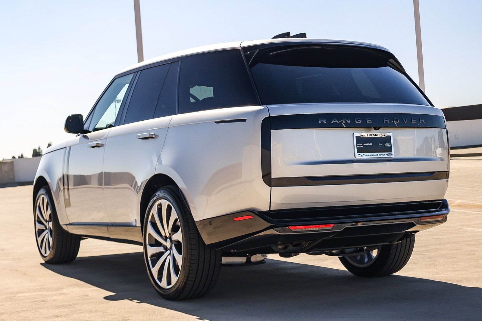 New 2025 Land Rover Range Rover SE image 7