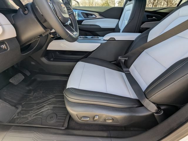 New 2026 Chevrolet Equinox EV LT FWD image 9