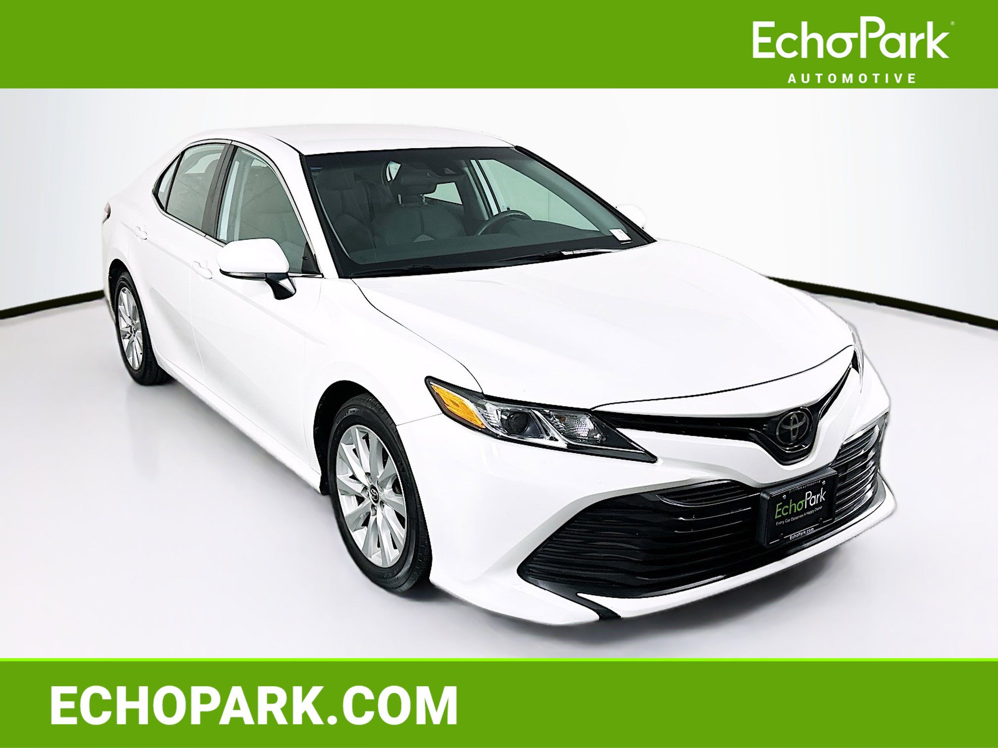 Used 2020 Toyota Camry LE image 1
