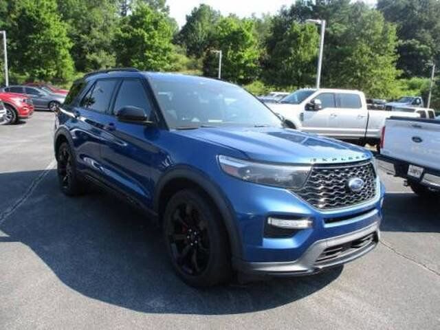 Used 2022 Ford Explorer ST w/ ST Street Pack image 2