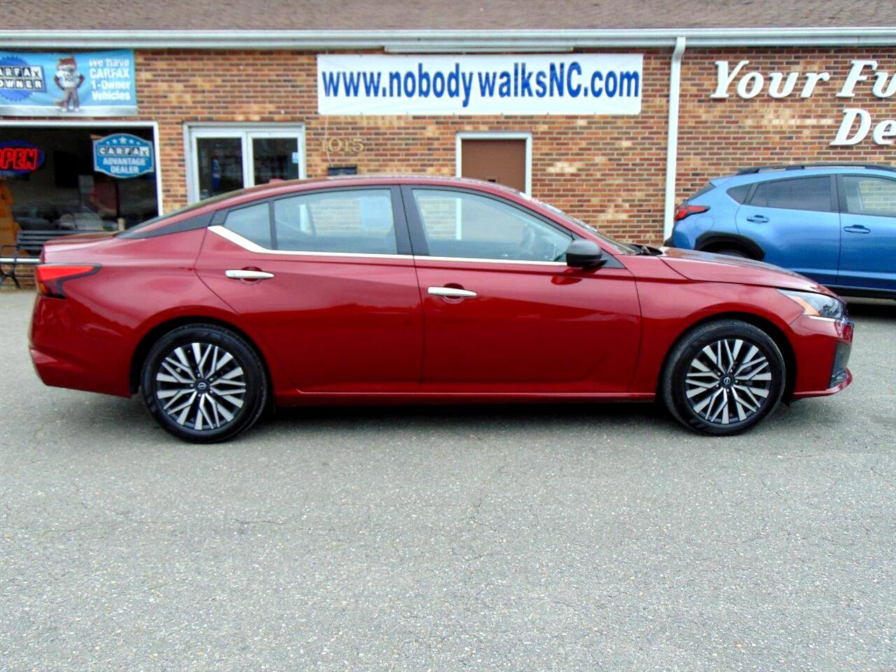 Used 2024 Nissan Altima 2.5 SV image 4