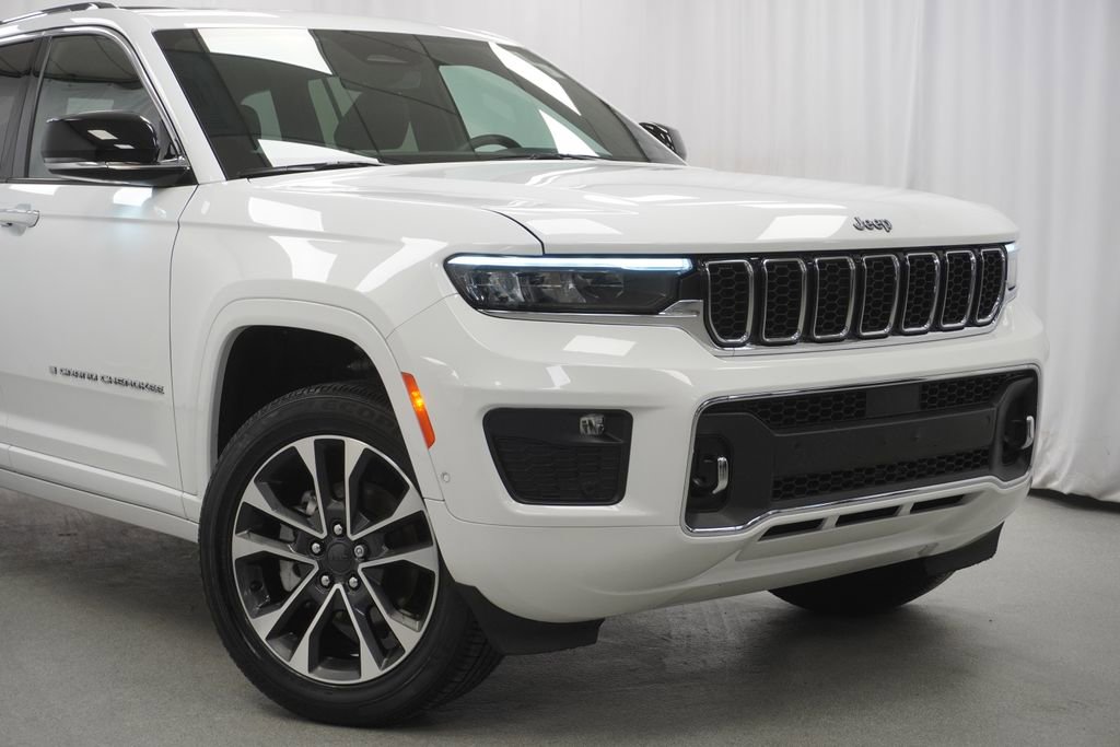 Certified 2023 Jeep Grand Cherokee Overland image 3